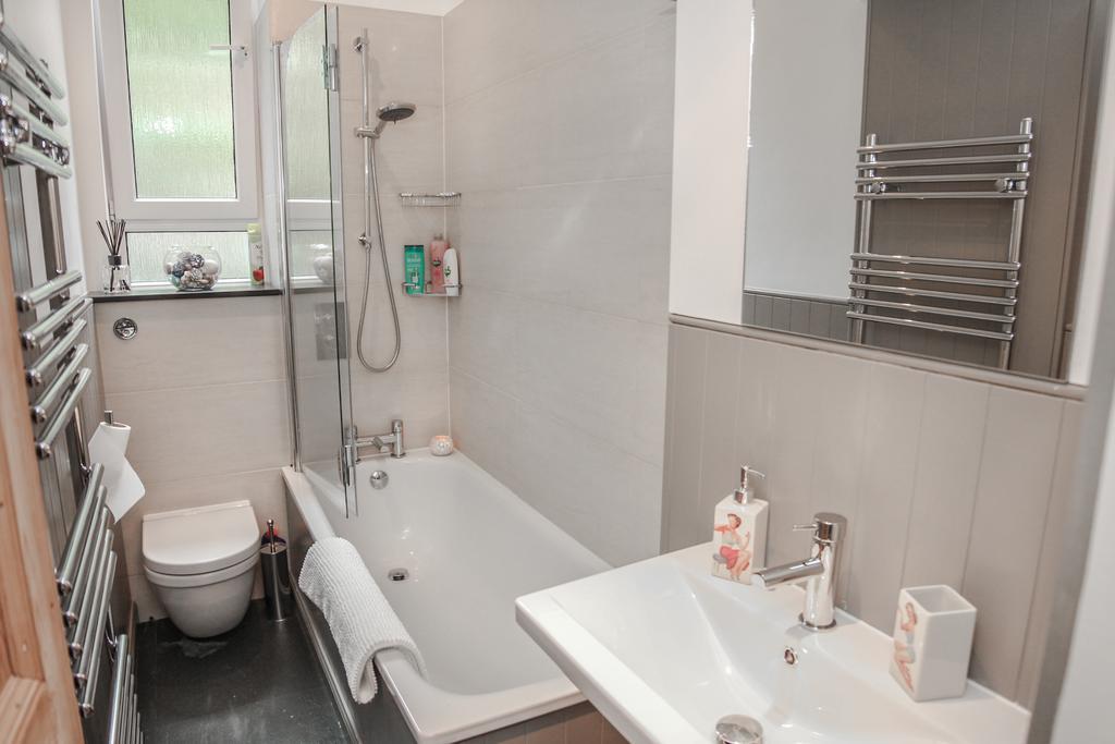 Chic & Bright Flat Near Holyrood Park *