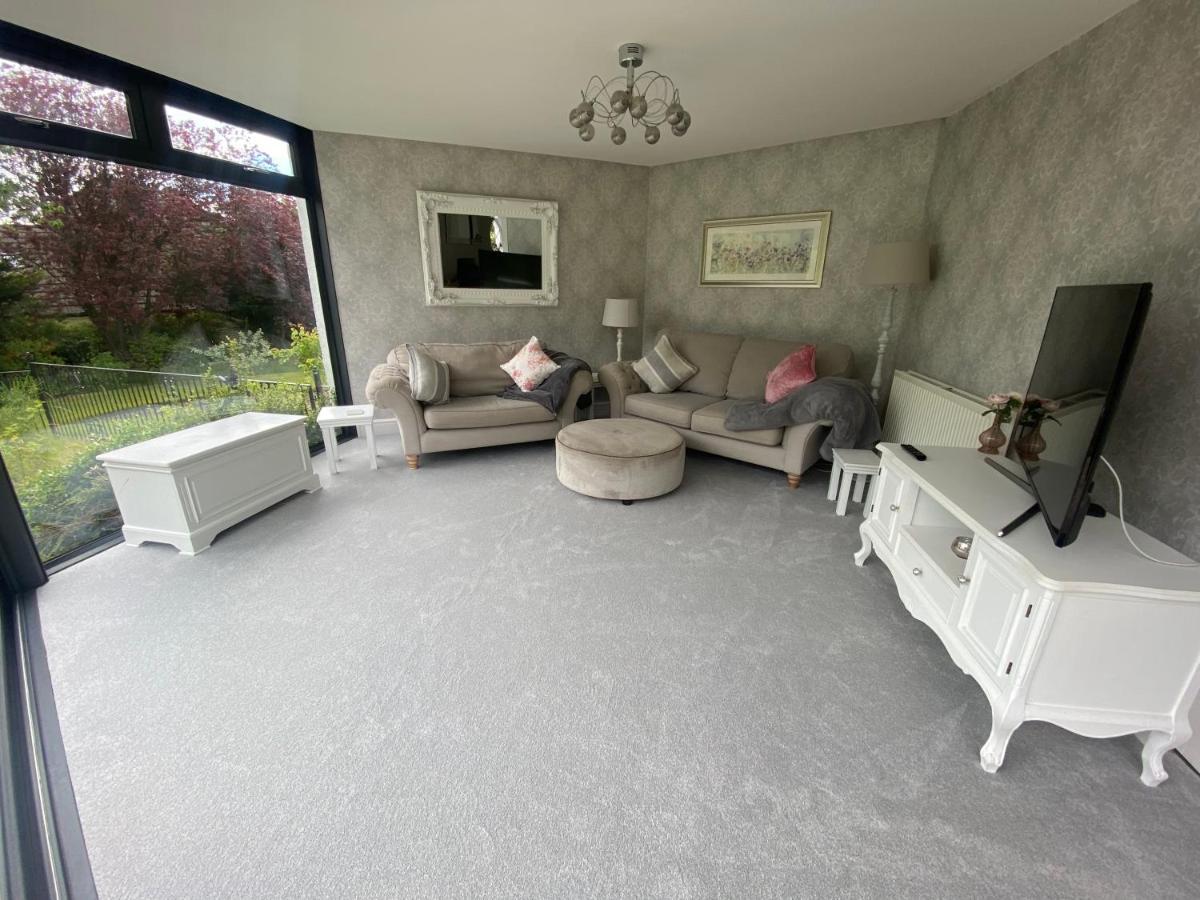 Gorgeous Family 15 Mins From City Centre Villa *