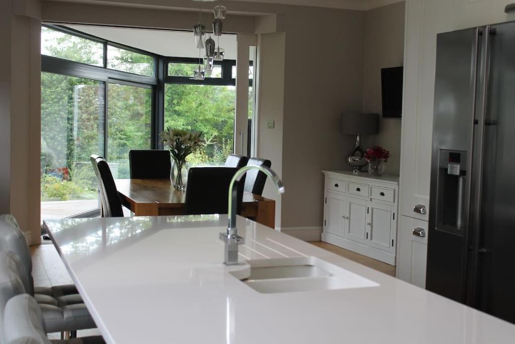 Gorgeous Family 15 Mins From City Centre Villa *