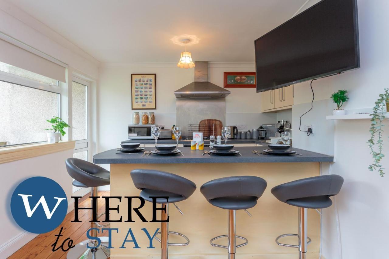 Lovely By The Hillwood Park-free Parking Apartment *