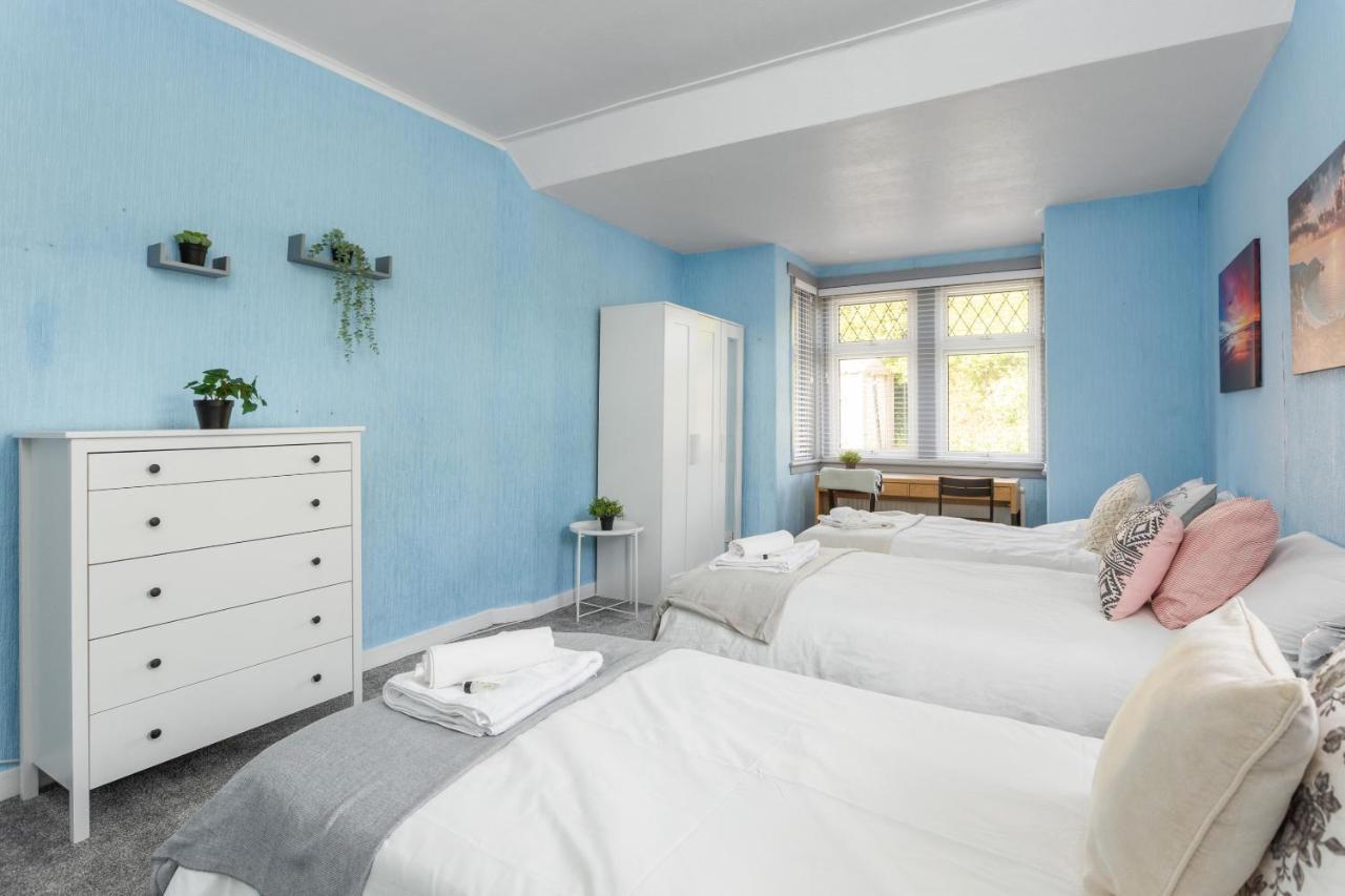Lovely 3bed House-private Parking Vakantiehuis