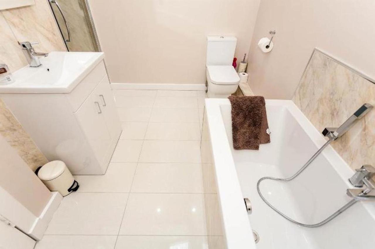 Entire, & Fully- Equipped Flat, West End Edinburgh