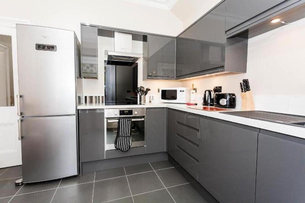 Entire, & Fully- Equipped Flat, West End Edinburgh