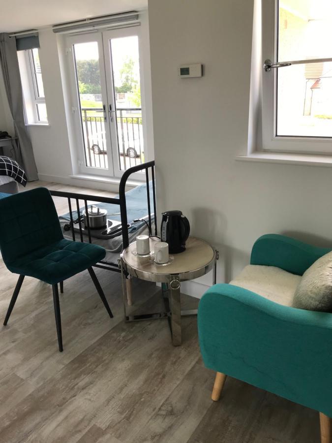 Large En Bedroom For 2 Persons No Breakfast Provided *