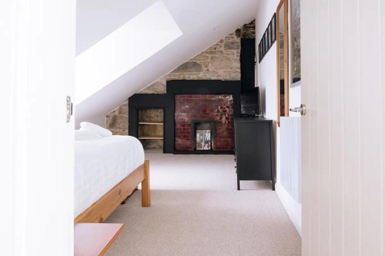 & Modern 2bd Flat - EDI