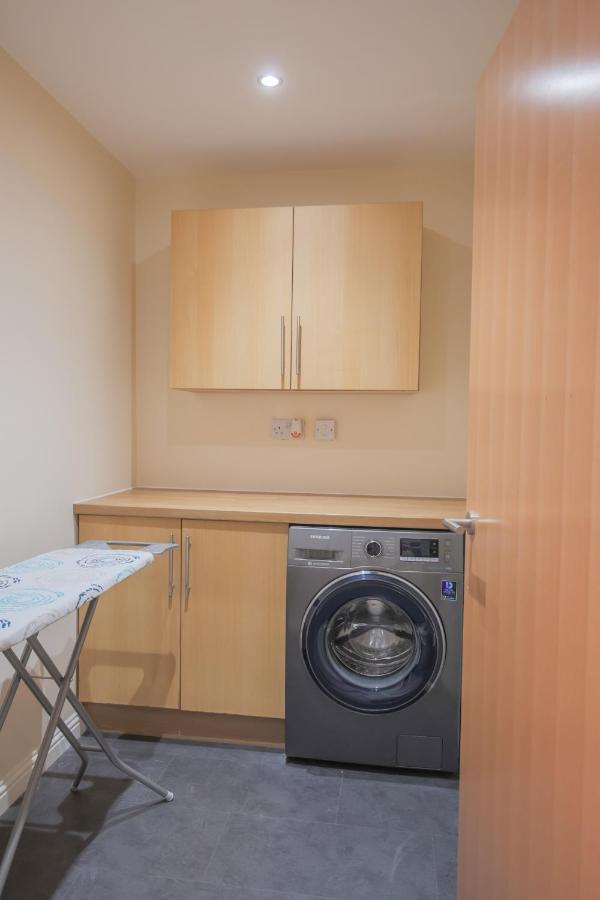 Stylish Modern Newly Built 15 Min From Centre Appartement Edinburgh