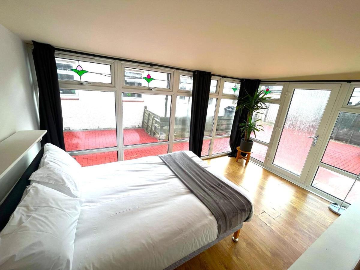 Elegant 2 Bedroom Chalet Edinburgh