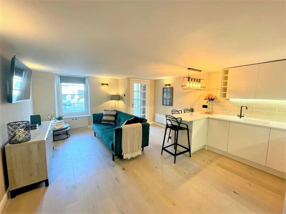 Stylish, And Cosy 1bd Nr Canongate EDI