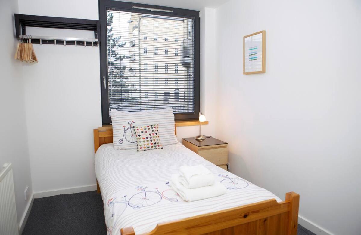 Apartment Joivy Inviting Flat With Parking In Canonmills EDI