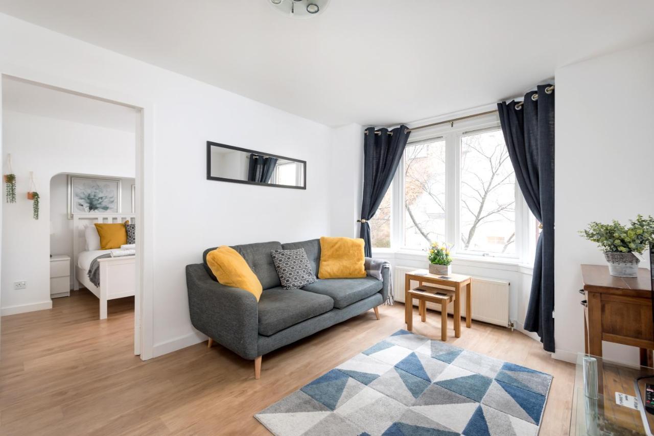 Cosy 1 Bedroom In The West End Apartment