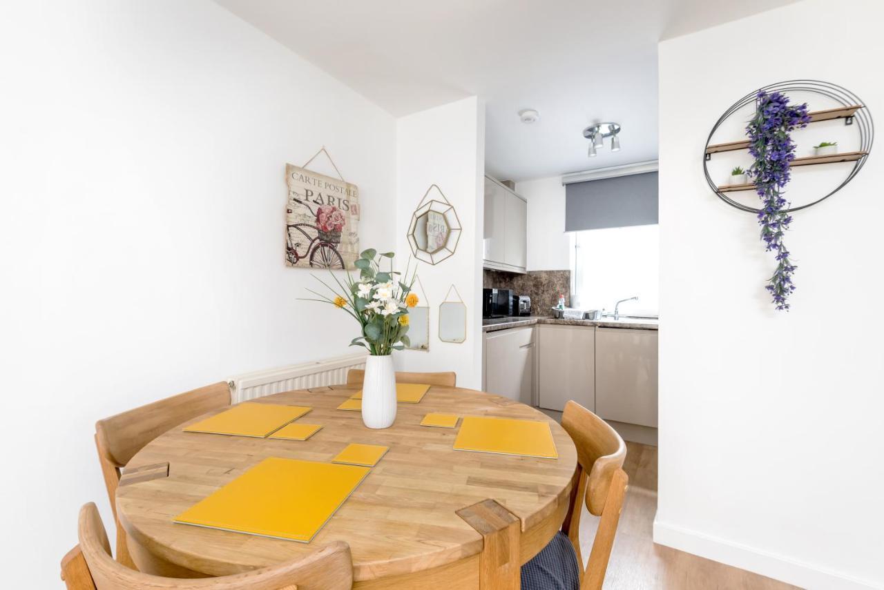 Cosy 1 Bedroom In The West End Apartment