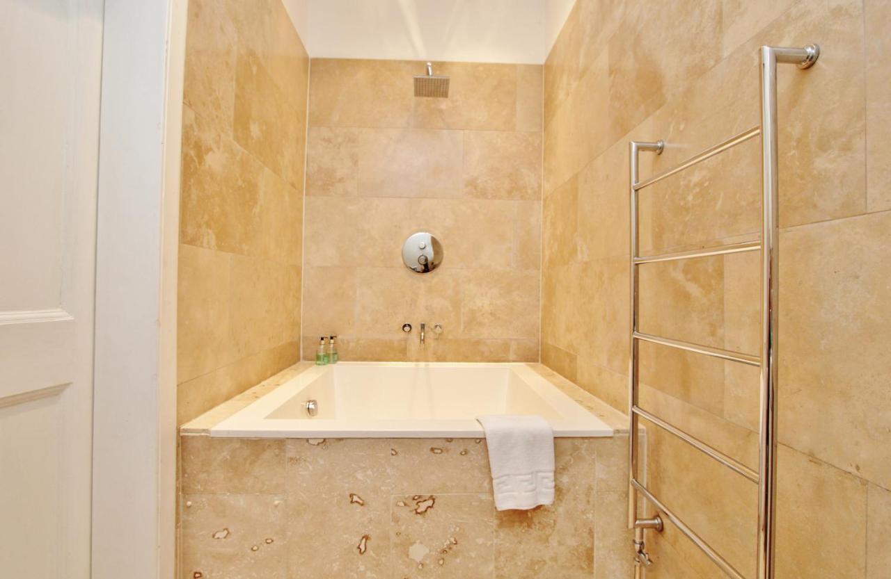 Elegant 3-bedroom Ramsay Garden In Centre EDI