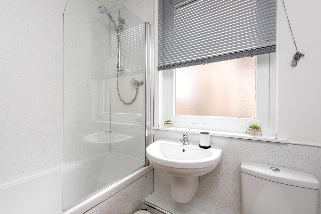 Cosy 1 Bedroom In The West End Apartment *