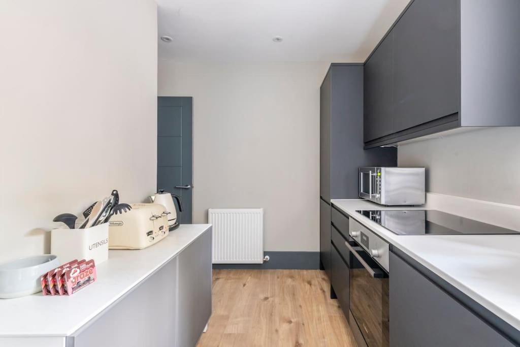 Immaculate 3 Bed With Private Entrance In Inverleith