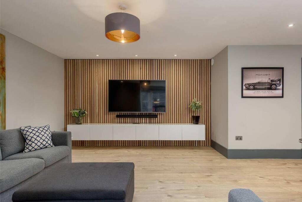 Immaculate 3 Bed With Private Entrance In Inverleith *