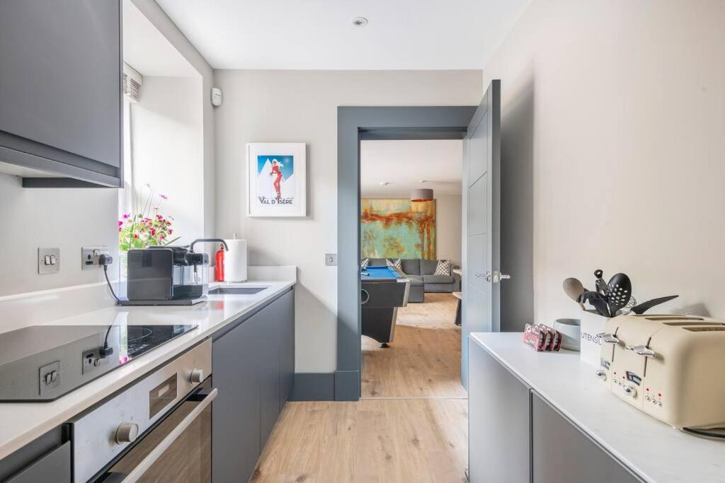 Immaculate 3 Bed With Private Entrance In Inverleith Apartment