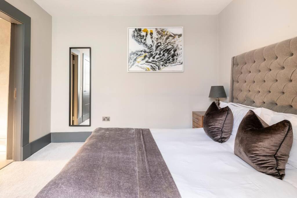 Immaculate 3 Bed With Private Entrance In Inverleith *