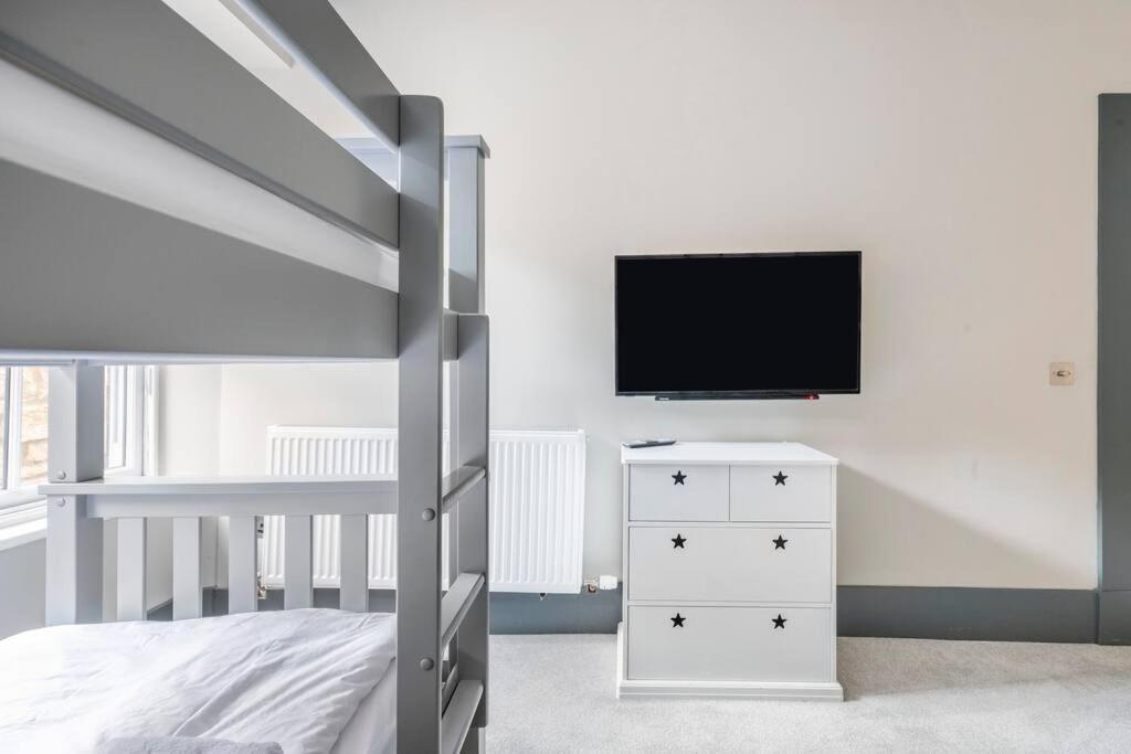 Immaculate 3 Bed With Private Entrance In Inverleith *