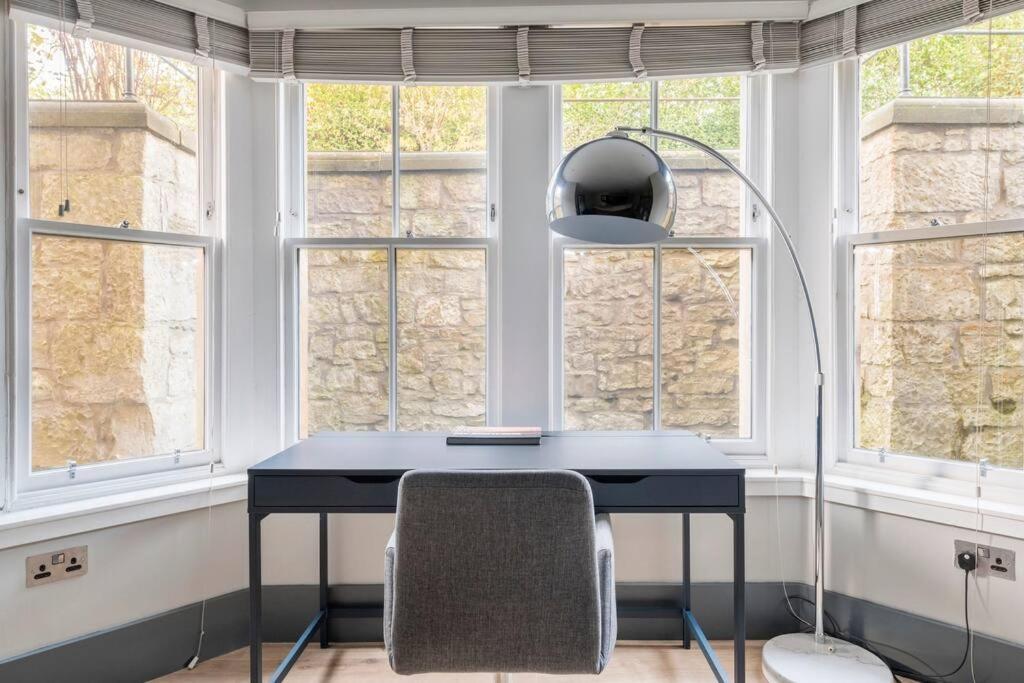 Immaculate 3 Bed With Private Entrance In Inverleith Apartment *