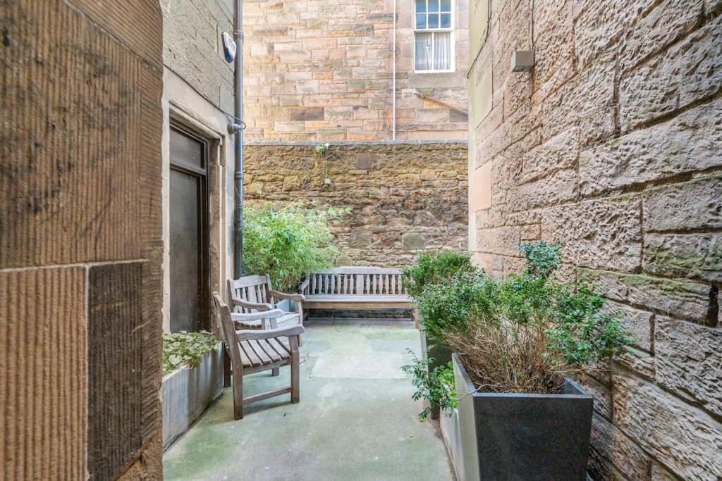 Immaculate 3 Bed With Private Entrance In Inverleith Apartment
