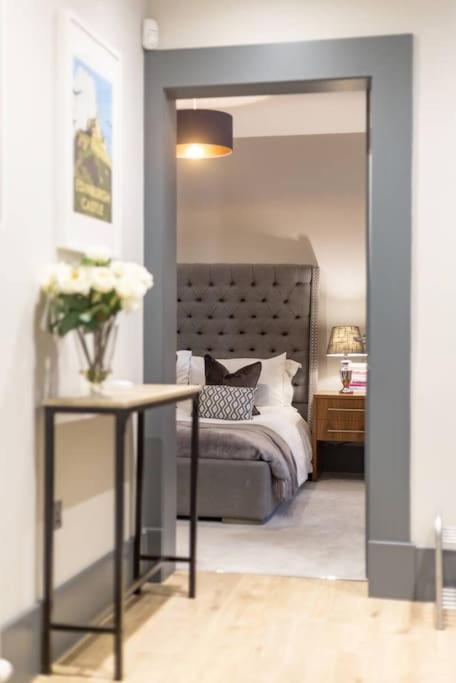 Apartment Immaculate 3 Bed With Private Entrance In Inverleith *