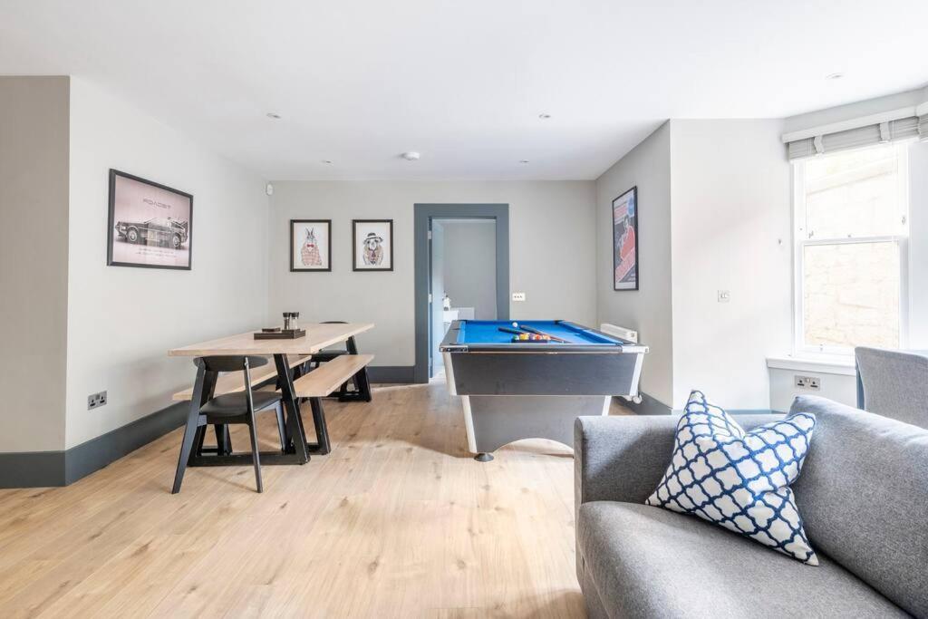 Immaculate 3 Bed With Private Entrance In Inverleith *