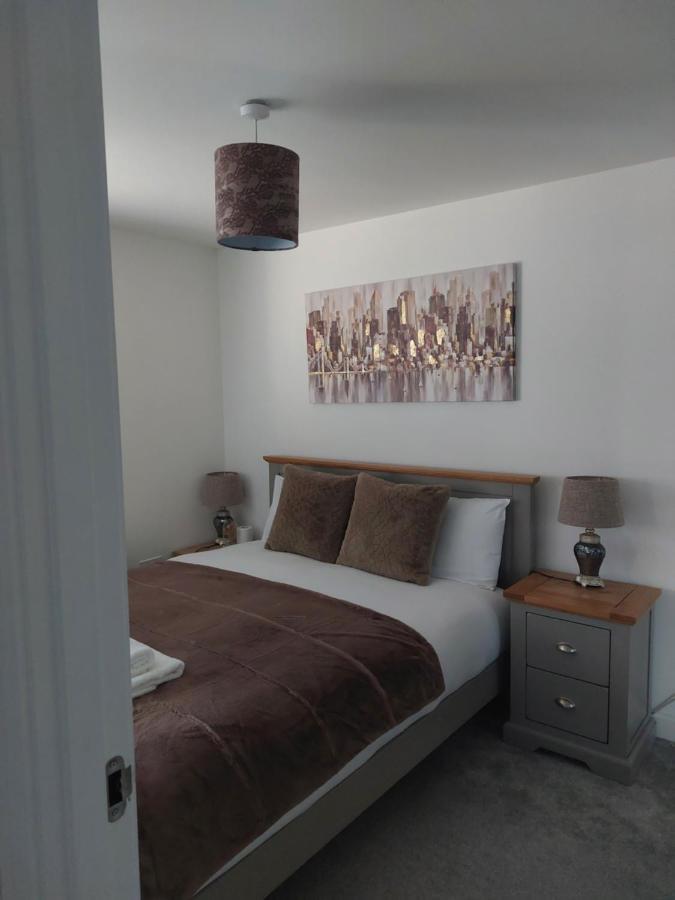 Beautiful 4-bedroom House With Private Garden & Parking Holiday home Edinburgh