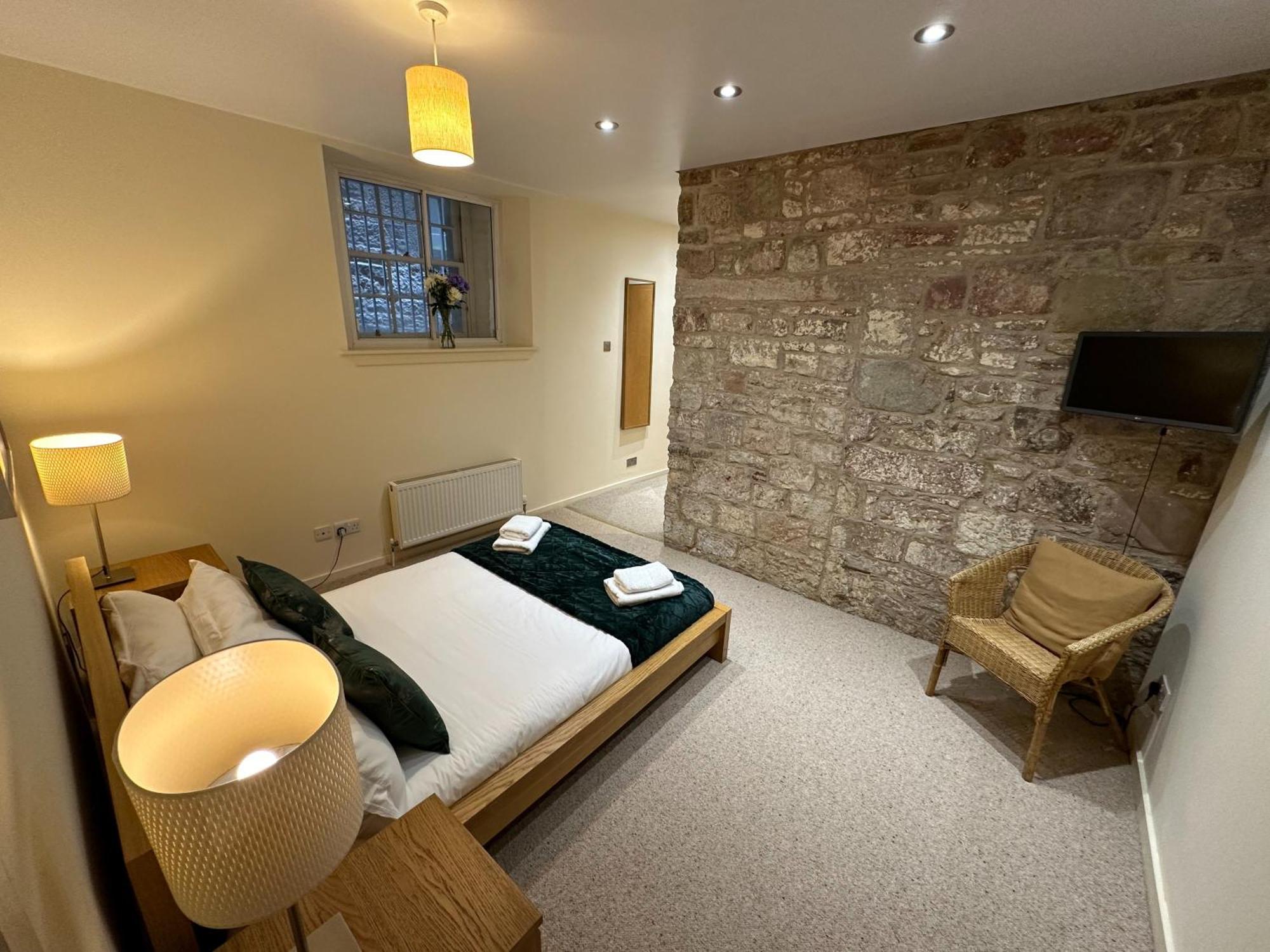 Edmonstone Old Town EDI