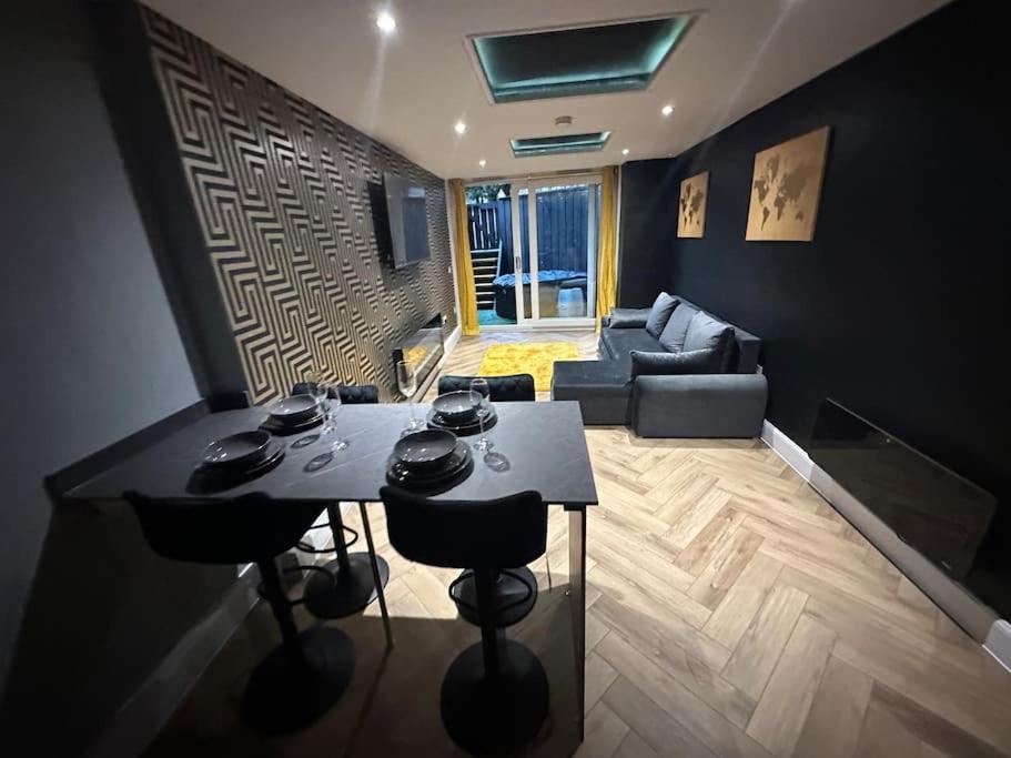Murrayfield Stadium Basement - 3 Bed 3 Bath EDI