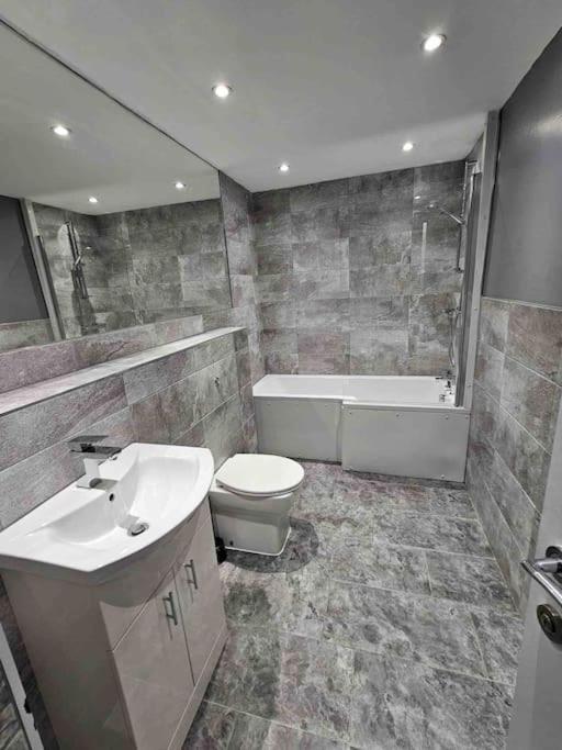 Murrayfield Stadium Basement - 3 Bed 3 Bath Appartement