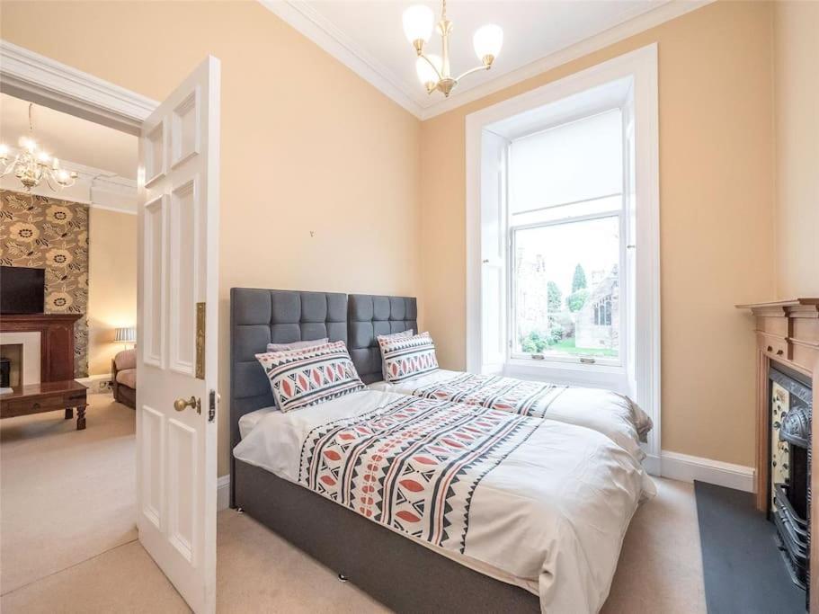 Beautiful & Bright 2 Bed Flat Murrayfield Appartement *