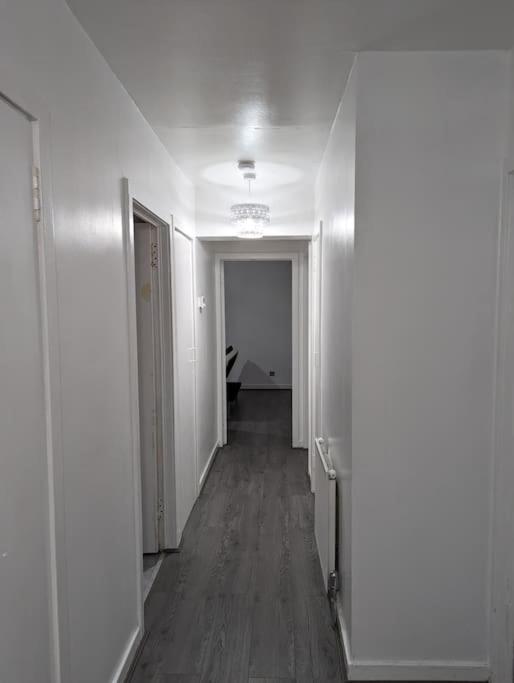 Appartement 3 Bedroom Sleeps 8 EDI