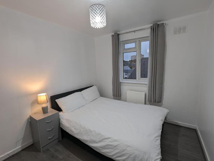 3 Bedroom Sleeps 8 Appartement EDI