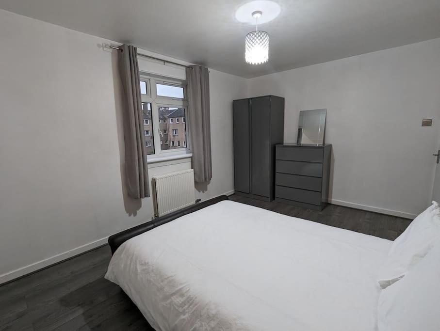 3 Bedroom Sleeps 8 * EDI