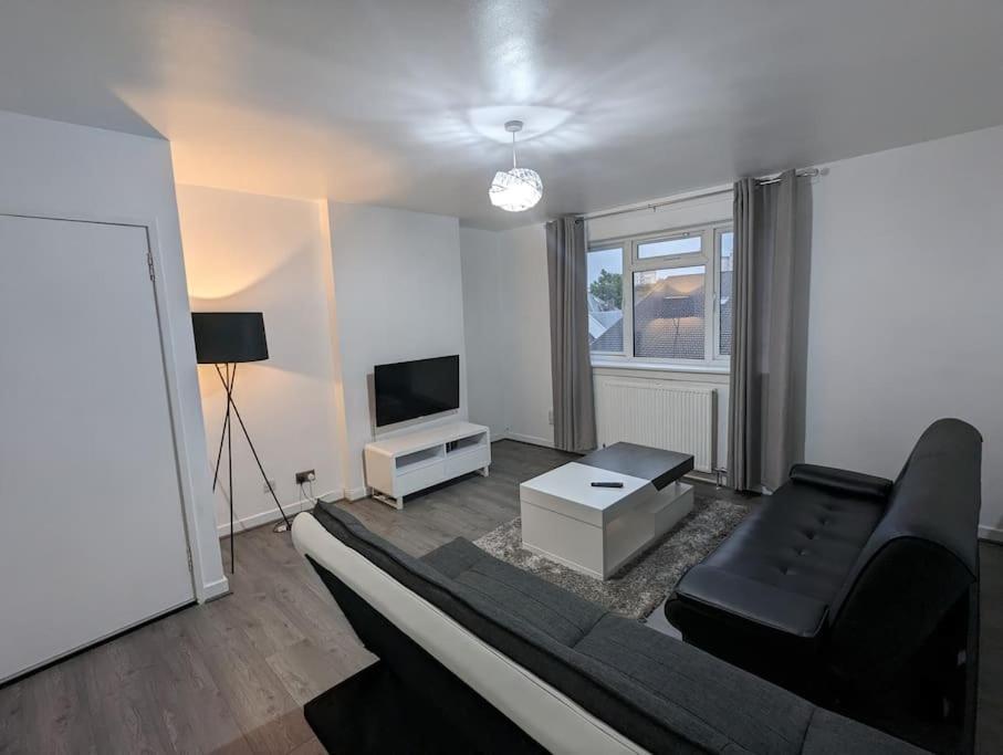 3 Bedroom Sleeps 8