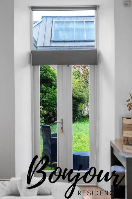 Clichy Ground Floor 1br-1 Ba, Shared Garden Access By Bonjour Residences Appartement