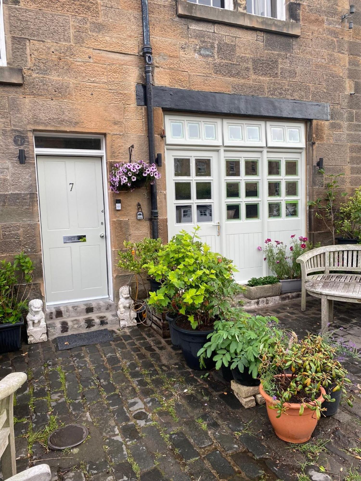 7a The Mews - In The