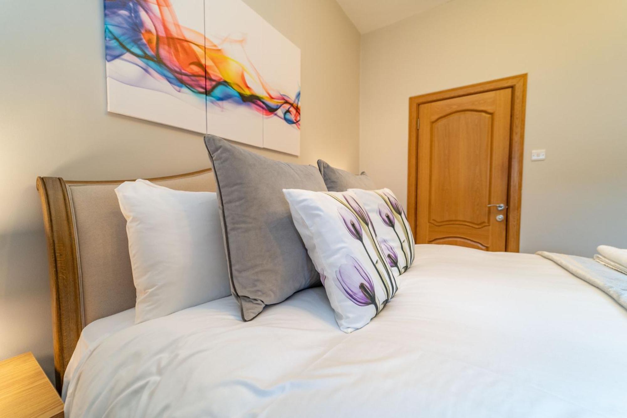 Spacious 3 Bed Townhouse With Parking EDI