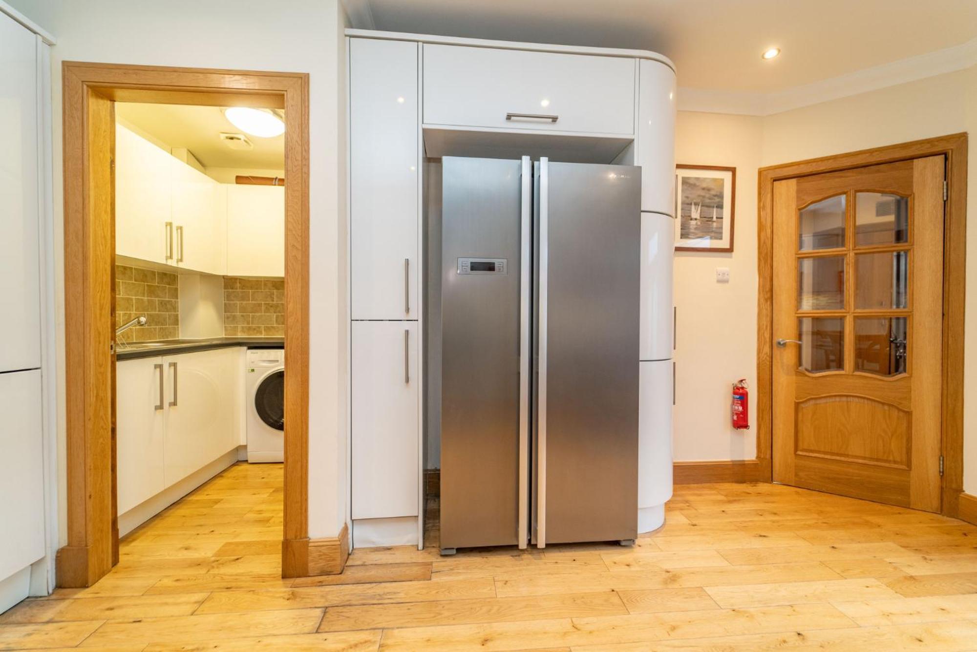 Spacious 3 Bed Townhouse With Parking EDI