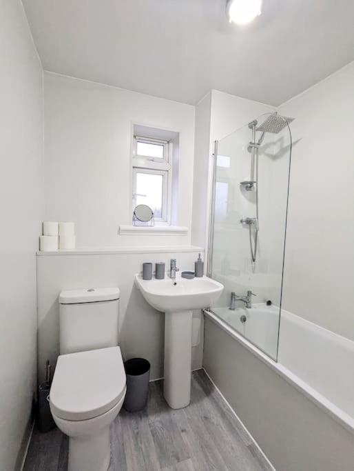 3 Bedroom Sleeps 8 * Edinburgh