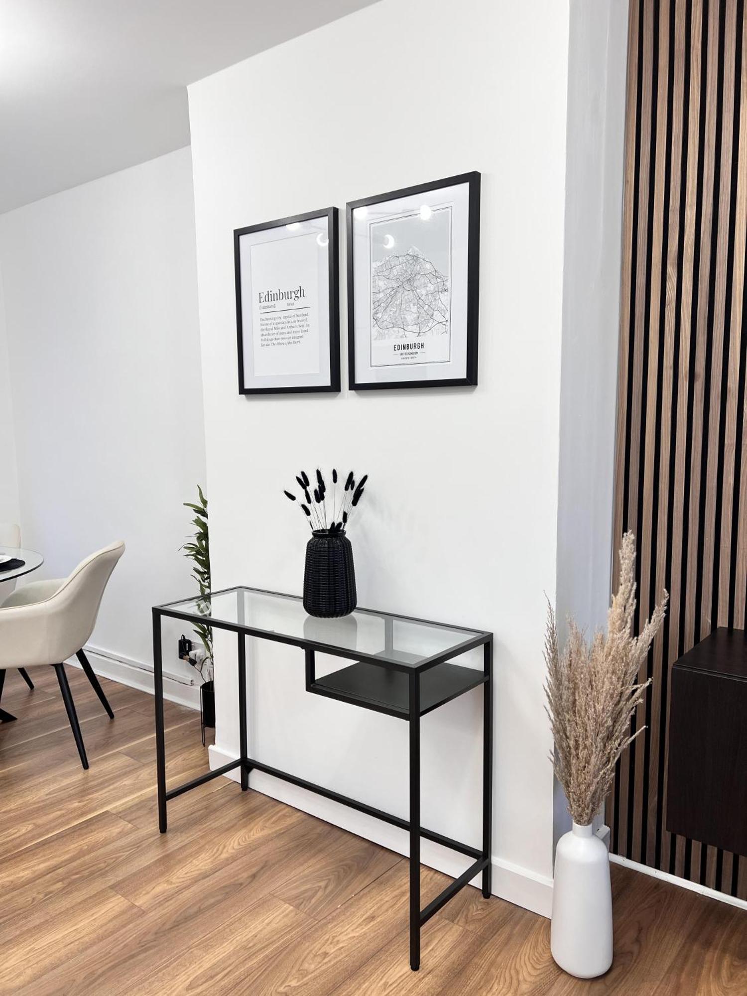 Modern 2 Bedroom In Free Parking Edinburgh