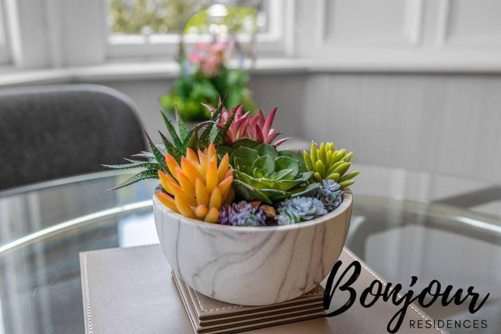 Clichy Ground Floor 1br-1 Ba, Shared Garden Access By Bonjour Residences Appartement