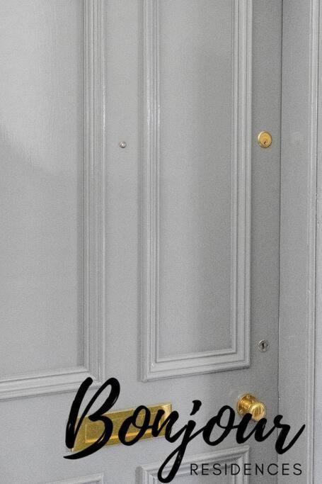 Appartement Clichy Ground Floor 1br-1 Ba, Shared Garden Access By Bonjour Residences