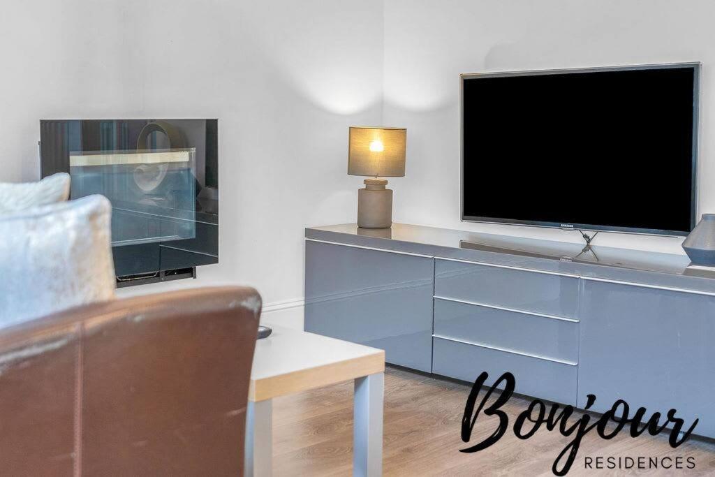 Clichy Ground Floor 1br-1 Ba, Shared Garden Access By Bonjour Residences Appartement *