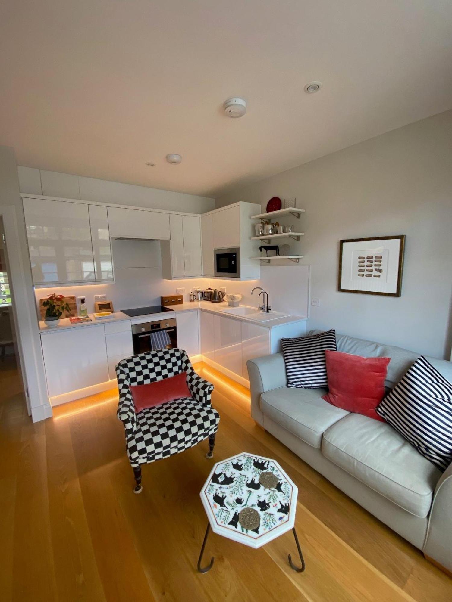 7a The Mews - In The Apartment Edinburgh