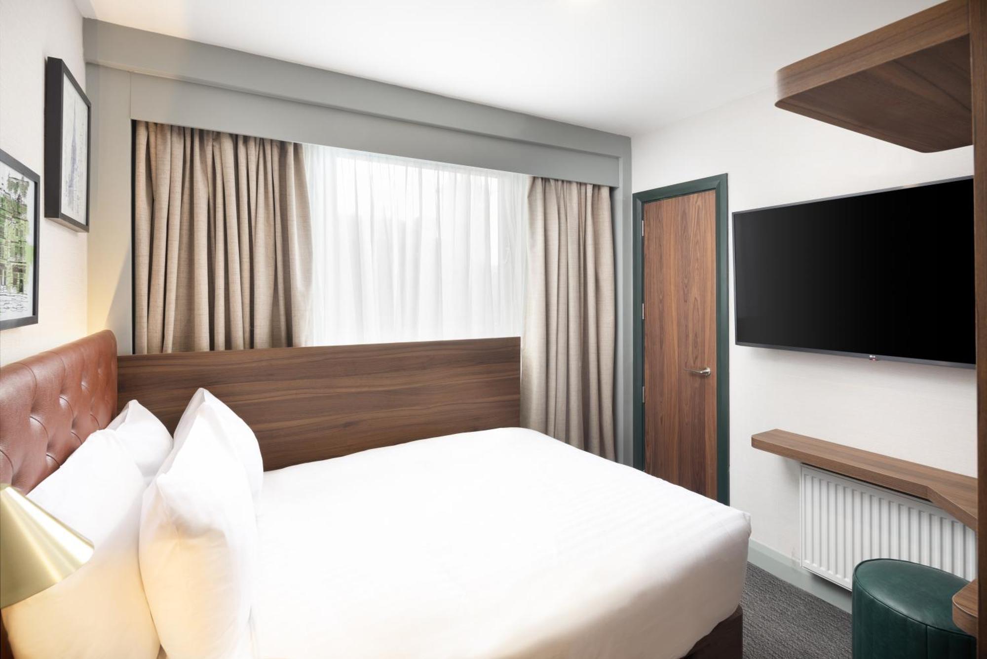 Four Points By Sheraton Hotel 4*