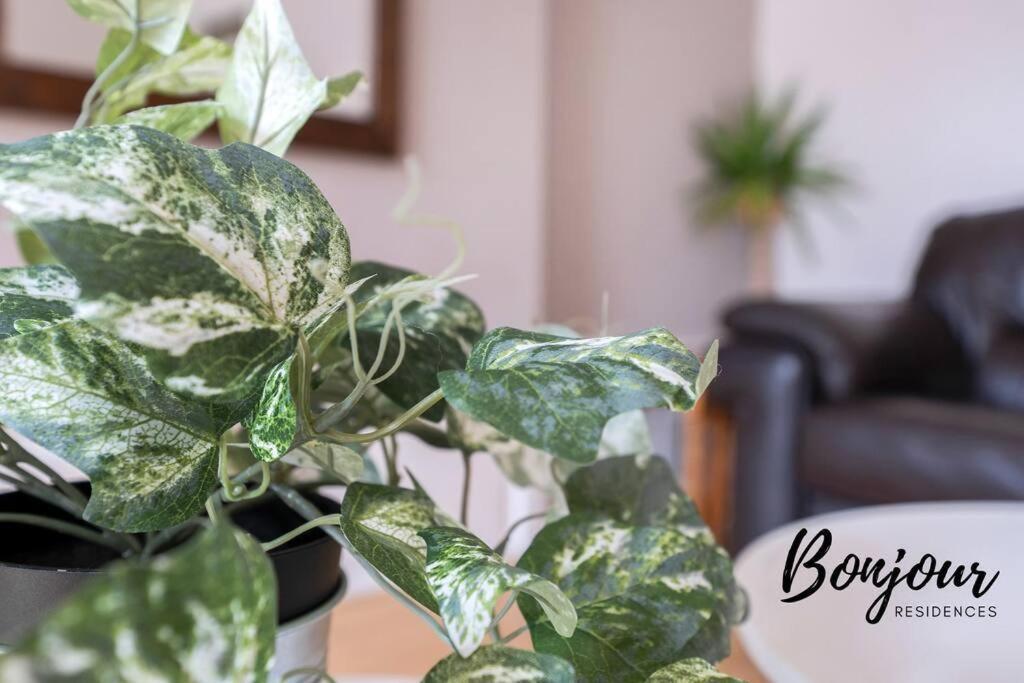Monge Old Town 2br-1ba, Near Royal Mile By Bonjour Residences Apartment Edinburgh