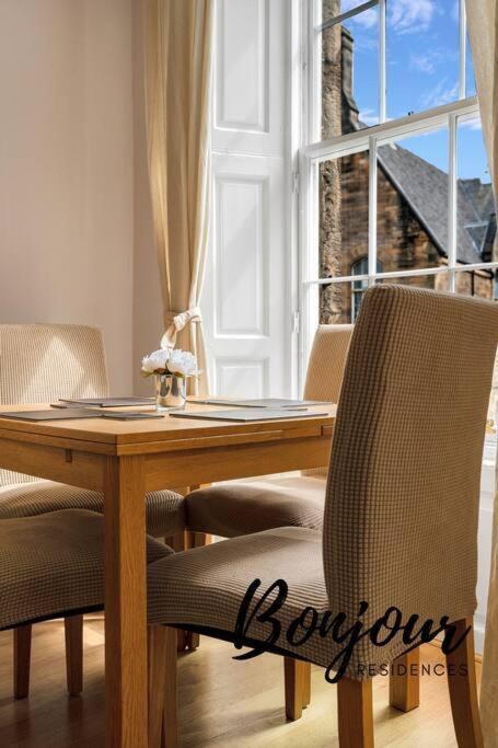 Apartment Monge Old Town 2br-1ba, Near Royal Mile By Bonjour Residences