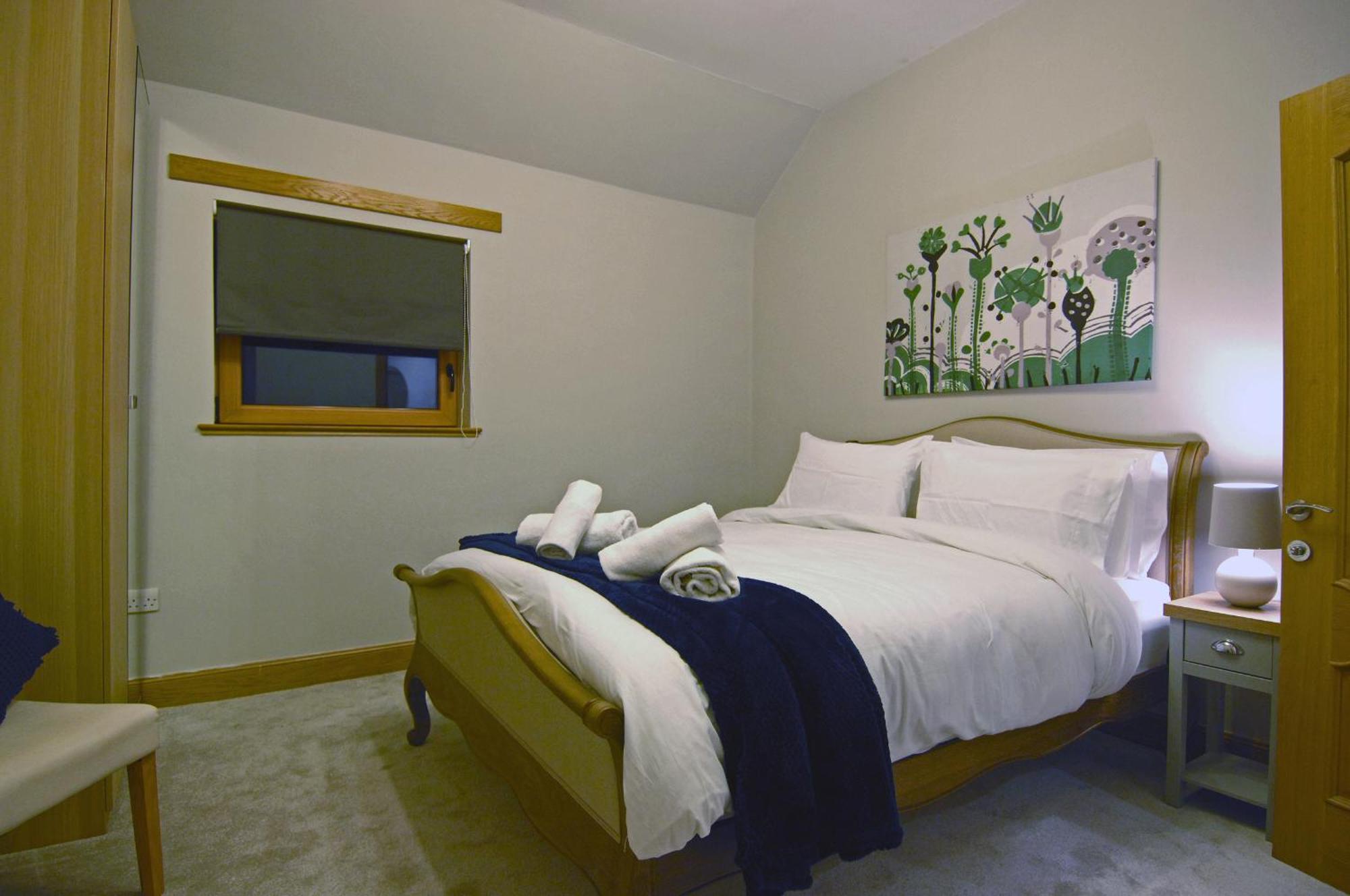 Spacious 3 Bed Townhouse With Parking Apartment EDI