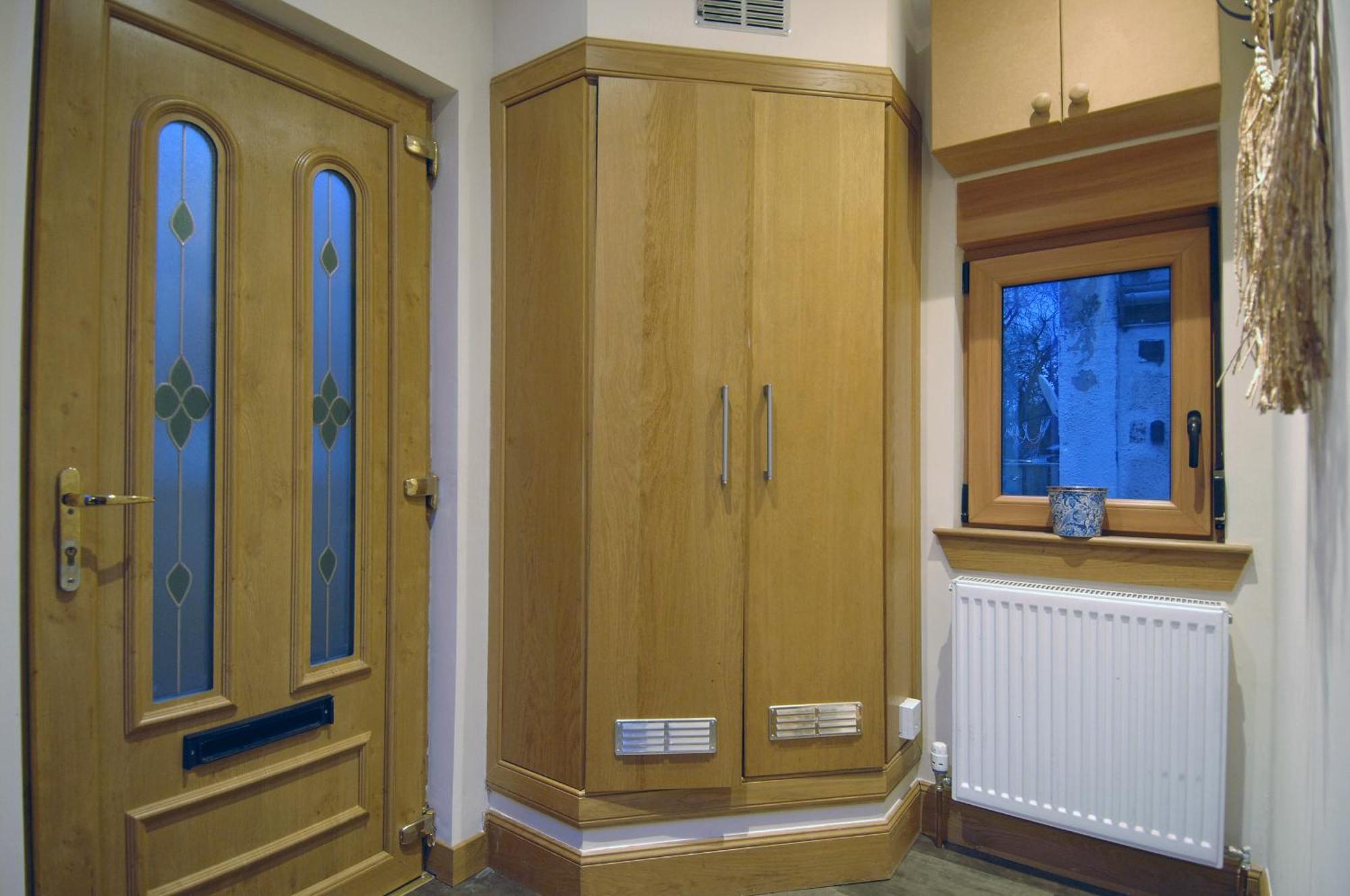 Apartment Spacious 3 Bed Townhouse With Parking *